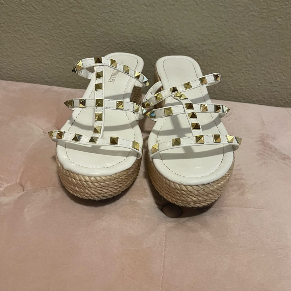 White wedges